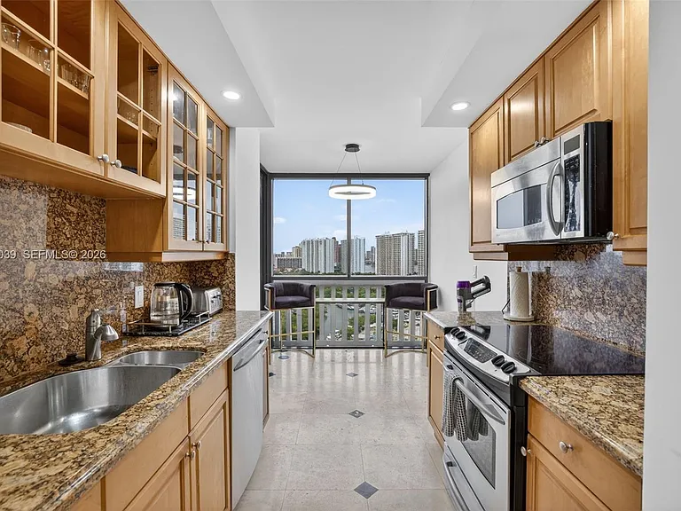 1000 Island Blvd #2105 — Photo 24