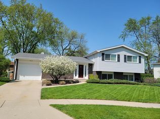 914 W Shiloh Dr, Arlington Heights, IL