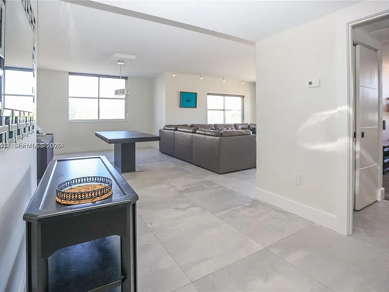 300 Bayview Dr #216 — Photo 2