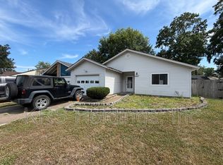 1249 Eaglewood Dr, Virginia Beach, VA 23454