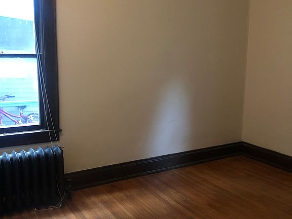 4th image of 667 Richmond Ave #1