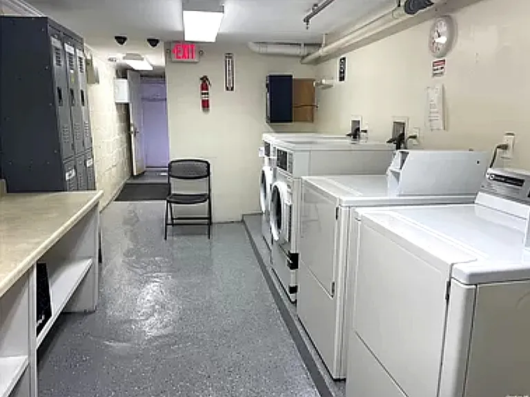 133 Lincoln Ave #2E — Photo 9