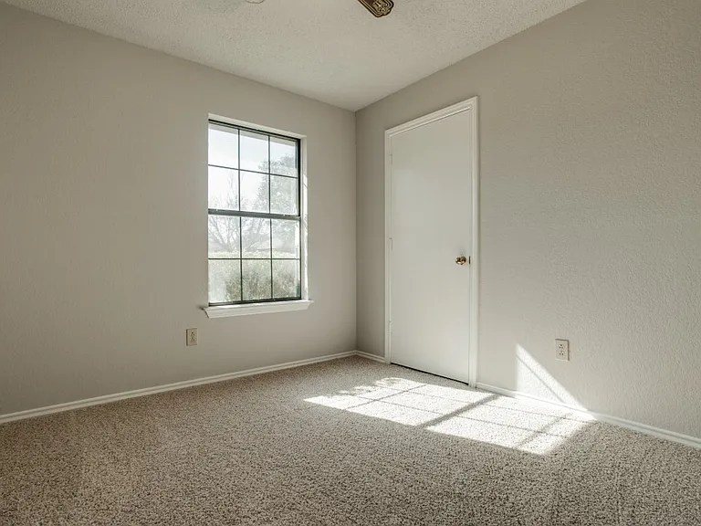 1305 Chicota Dr — Photo 15