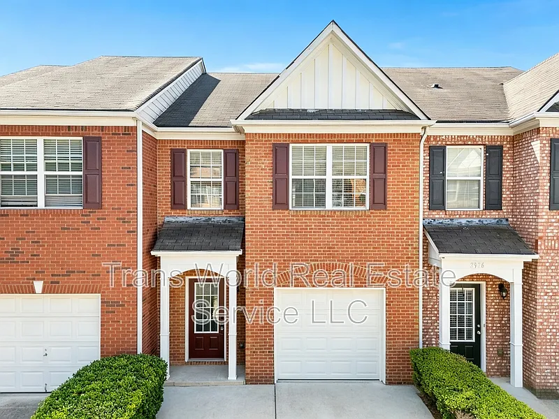3 bed, 2.5 bath, 1712 sqft, $2,100 — Photo 1