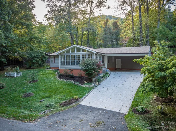 55 Ash Dr, Maggie Valley, NC 28751
