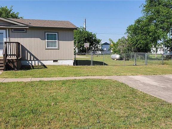 3rd image of 5011 Tiffany Cir