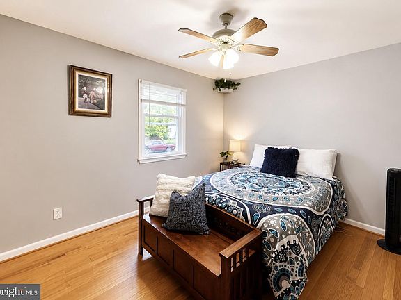 5th image of 10004 Marguerita Ave