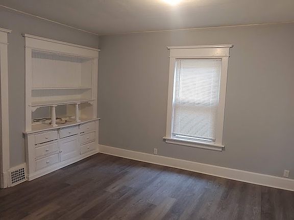 3rd image of 116 E Concordia Ave #1