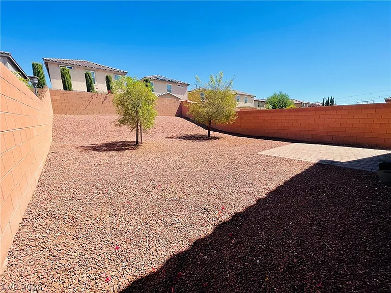 9206 Valley Betica Ave — Photo 22