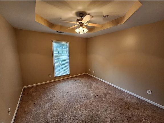 5th image of 215 McKenzie Dr