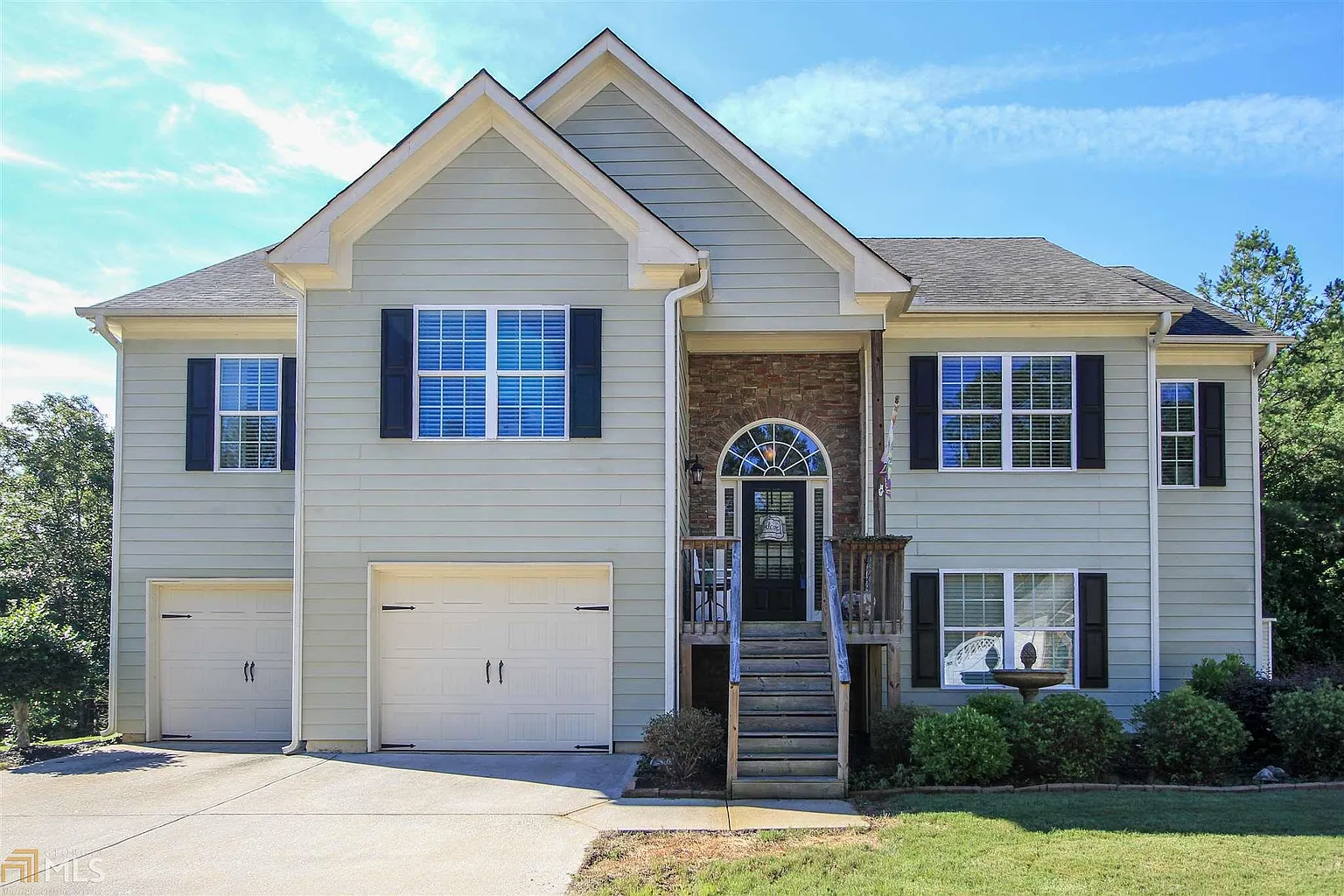 1428 Averys Walk photo 1