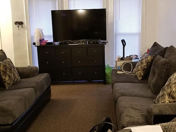 4th image of 4310 N Monticello Ave #1
