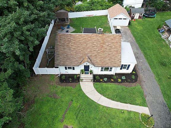 2nd image of 58 Ramapo Rd