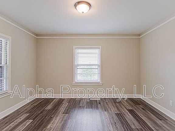 4th image of 9 Highlawn Ave