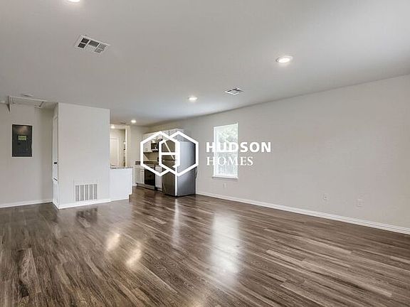 4th image of 1001 S Terrace St