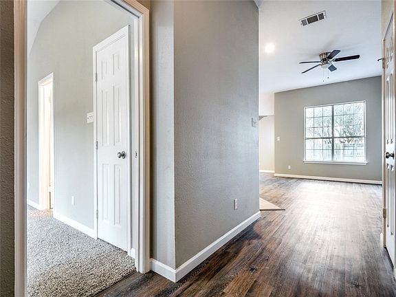 3rd image of 2504 Armstrong Dr