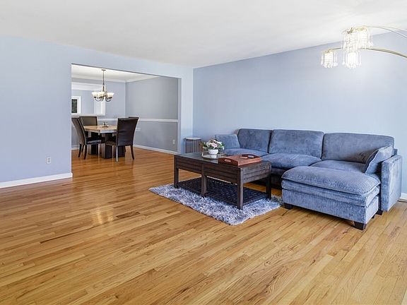5th image of 5391 Sagebrush Dr