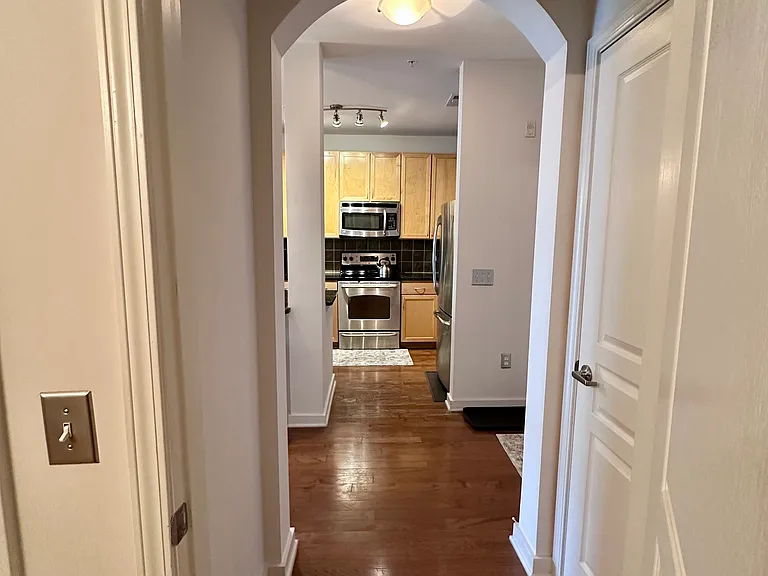 3000 Vanderbilt Pl #300 — Photo 35