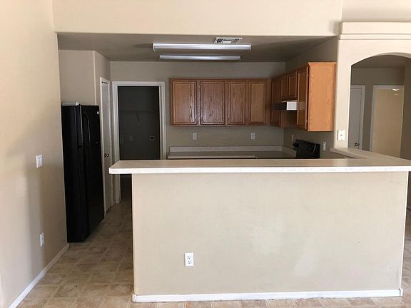 4th image of 16023 W Larkspur Dr