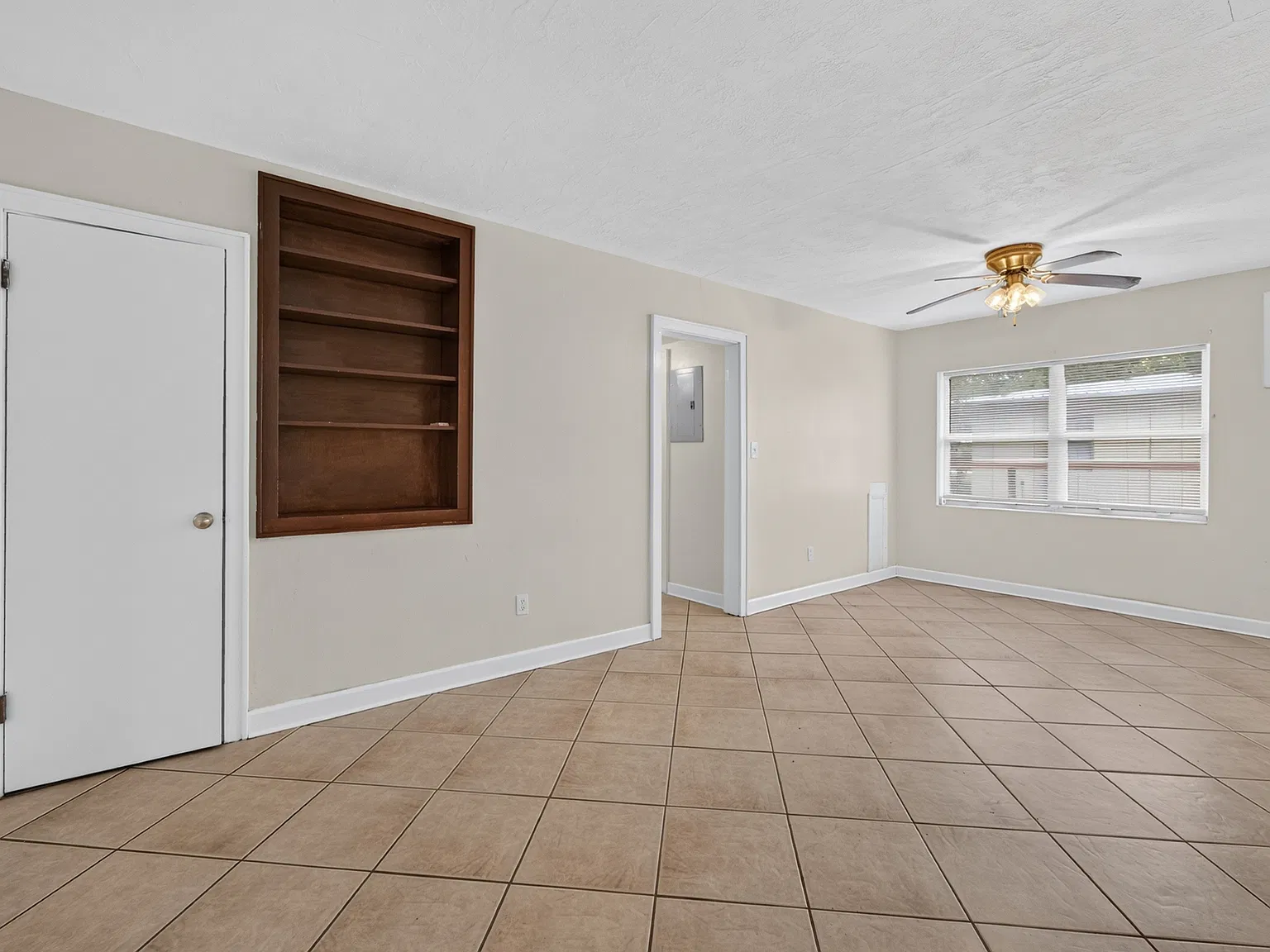 2408 Gillis Street - 1 — Photo 4