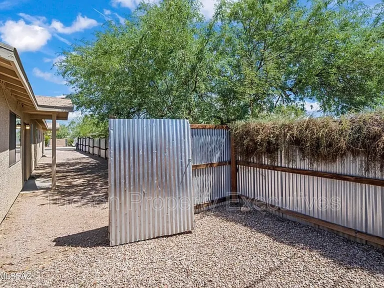 1107 W Sonora St #1 — Photo 34