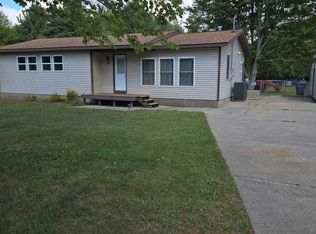 284 E Sternberg Rd, Norton Shores, MI 49441