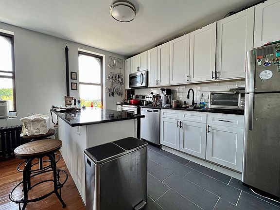 2nd image of 596 Edgecombe Ave APT 6
