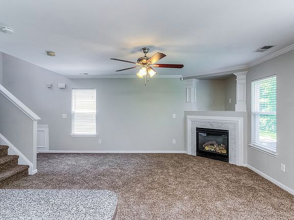 3rd image of 523 Mountain Quail Dr