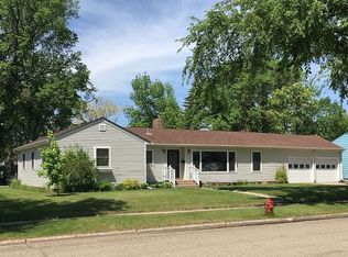 1445 Griggs Ave, Grafton, ND 58237
