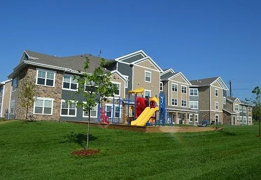 Yankton Heights Apartments — Photo 12
