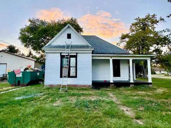 120 N Crowder St, Bethany, IL 61914
