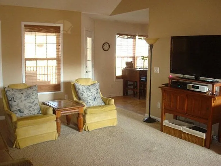 1825 Canberra Dr — Photo 4