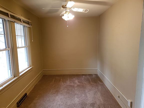 4th image of 1609 8th Ave