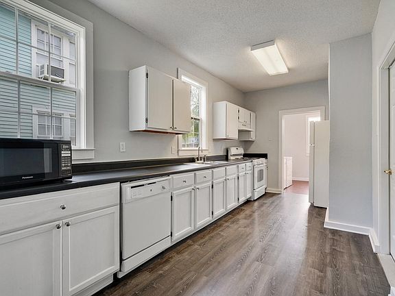 5th image of 6521 W End Blvd