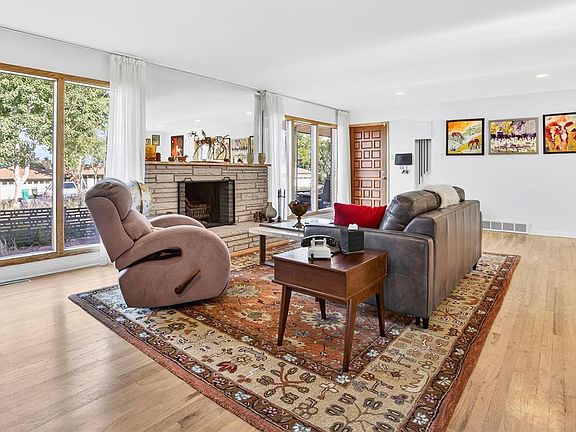 4th image of 52 Hillside Drive