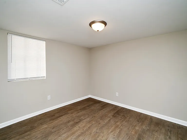 6016 New Castle Rd — Photo 16