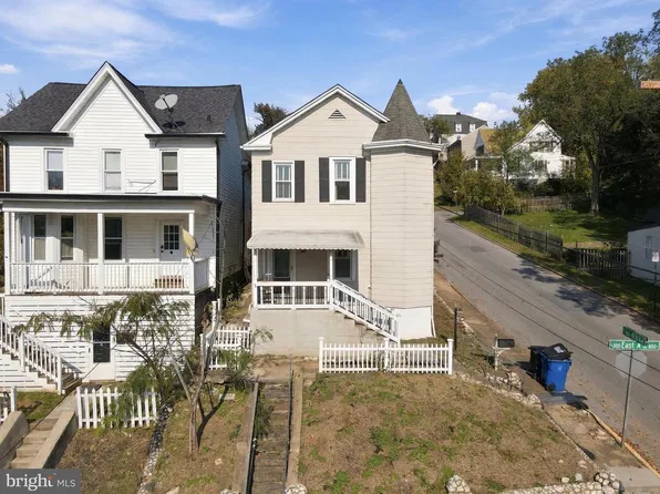 321 E A St, Brunswick, MD 21716