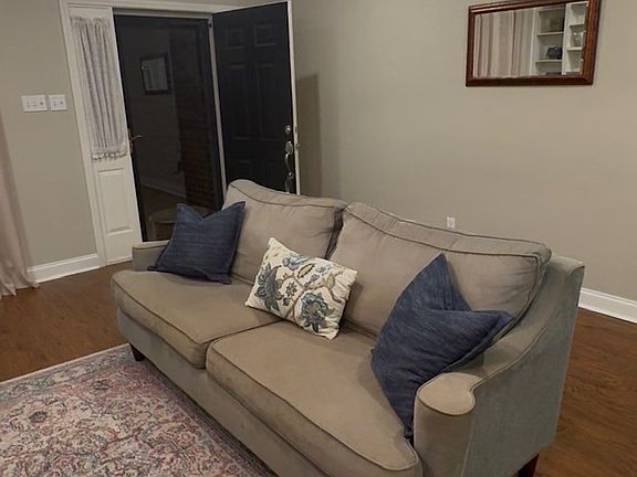 4th image of 1107 Rita Ln