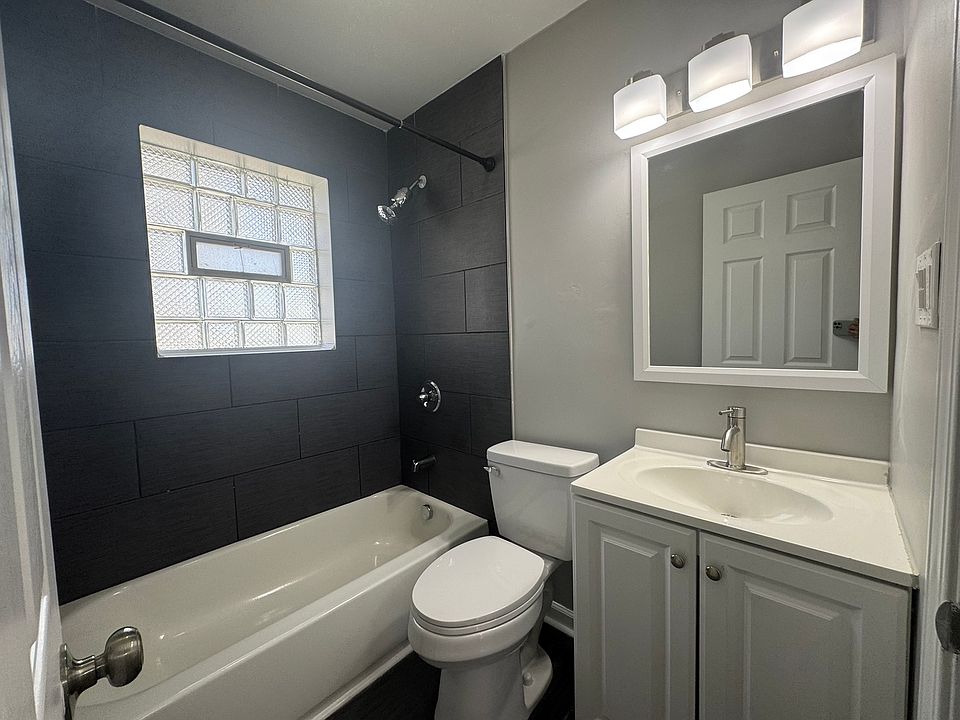 1900 W Jefferson Ave, photo 14