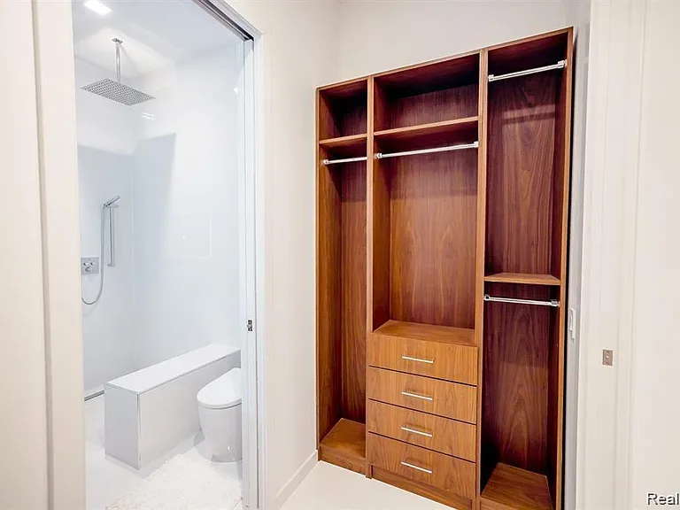 400 S Old Woodward Ave #207 — Photo 9