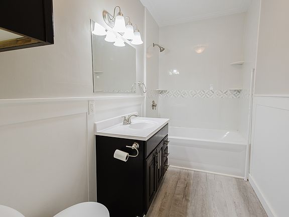 5th image of 75 Riverview Ave