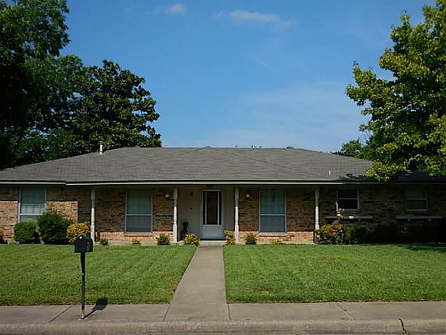 1st image of 509 Cambridge Dr