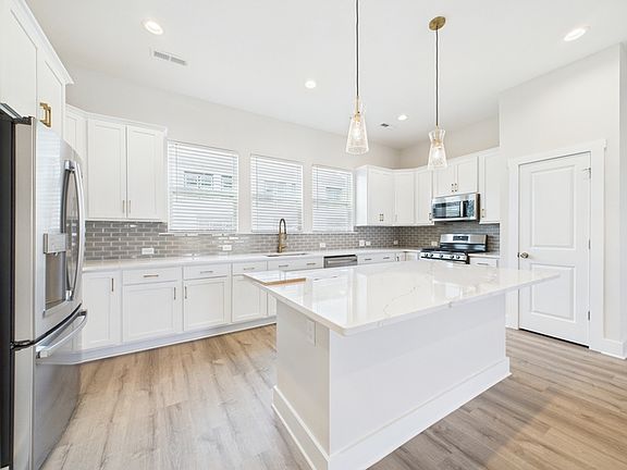 4th image of 308 Ferebee Pl