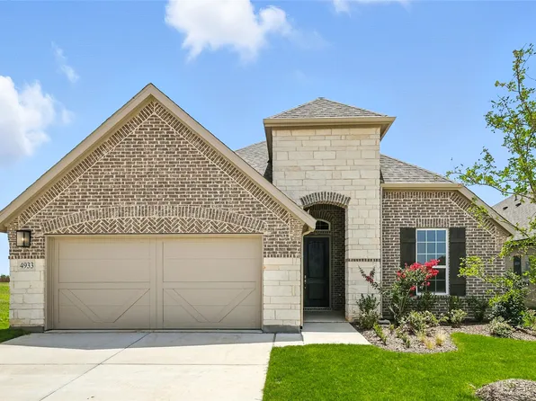 4933 Hitching Post Dr, Fort Worth, TX 76036