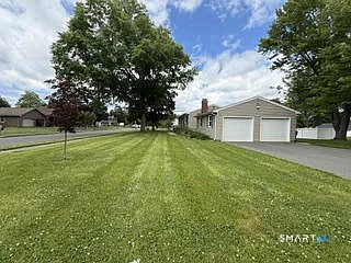 61 Bluebird Ln — Photo 2