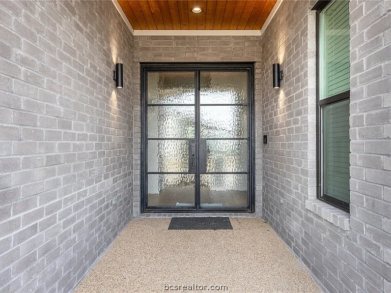 4906 Pearl River Ct — Photo 4