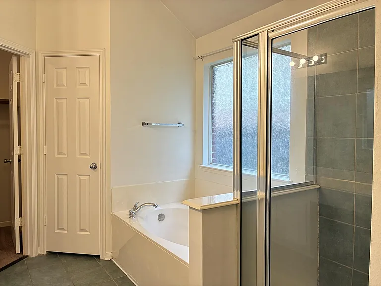 8910 Aber Trail Ct — Photo 15