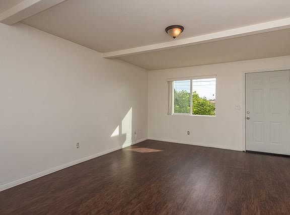 4th image of 401-423 Aurora St #11