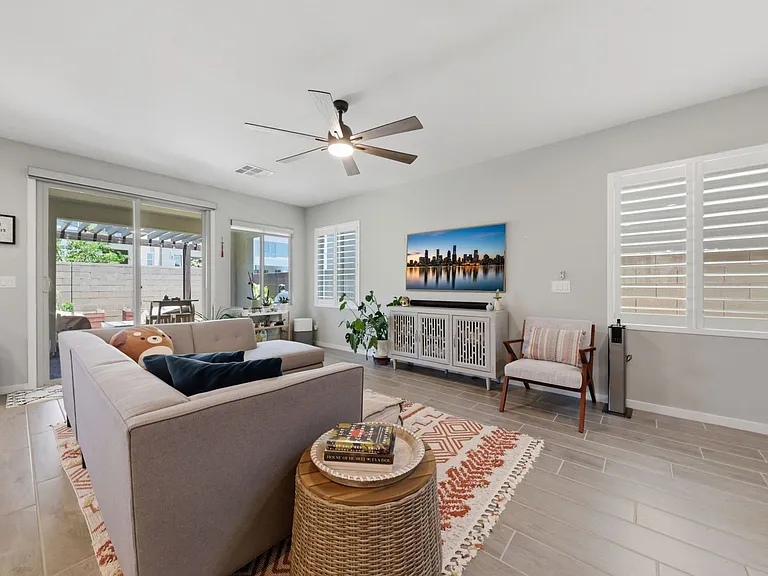 11824 Pelican Butte Ave — Photo 9