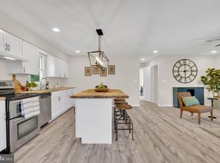 54 Small Apple Ct, Linden, VA 22642